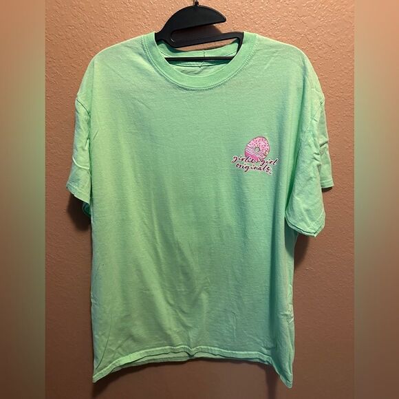 Girlie Girl graphic shirt - Picture 2 of 6